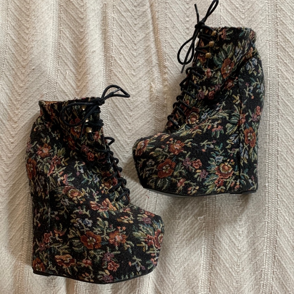 Jeffrey Campbell Damsel Tapestry Wedge Size 7